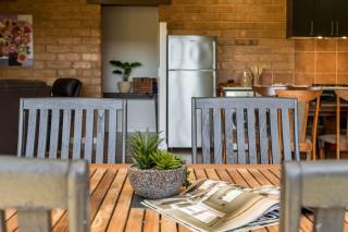 Sherwood Cottages Spotted Gum Nature Hideaway - - 9