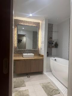 The Greenhive Hotel - 3