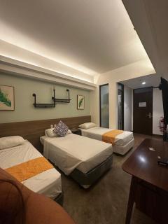 The Greenhive Hotel - 8