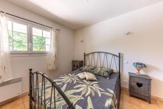 La Bouscarle - Jardin et Piscine Privée - Châteaudouble - 6