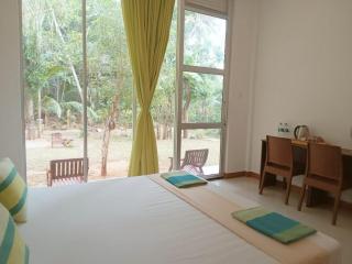 Elegant Lake Yala Safari House - 9