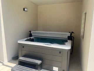 4 bedroom 4 bathroom villa 15 with pool and hot tub - 1