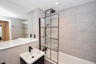 Modern 2 Bed Flat in Central Manchester w Balcony - Manchester - 5