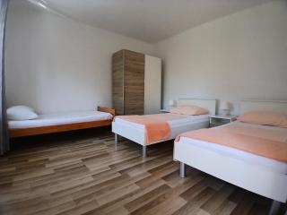 Apartment Luka - 3