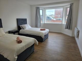 Ground Floor Oceanview Stay Modern Design, Sleeps 4 - 4
