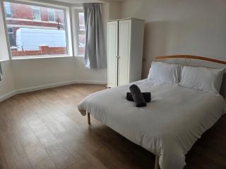 Ground Floor Oceanview Stay Modern Design, Sleeps 4 - 2