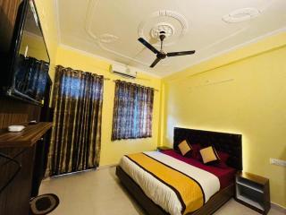Manohar Hotel - 1