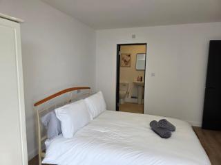 Ground Floor Oceanview Stay Modern Design, Sleeps 4 - Blackpool - 1