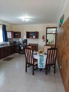 The Abode Apartments Lake view & Breakfast Suite Near Beach - 6