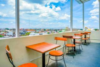 Sans Hotel Nagari Malioboro - 1