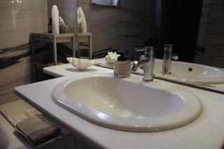 Grey Stones & Balcony - 5