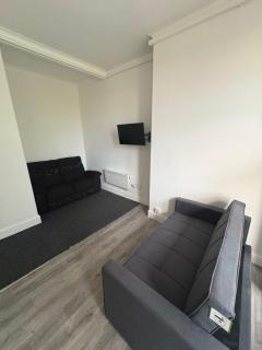 West End Traditional Flat with Free Parking - 1