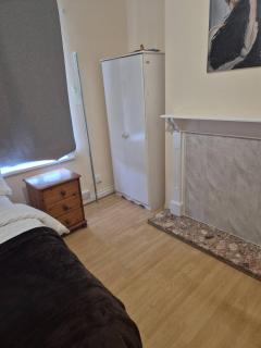 Spacious Large 4BR Home Train Station University - Kingsthorpe - 3