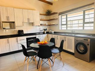 The Exec Home Self Catering Villa - Gaborone - 2