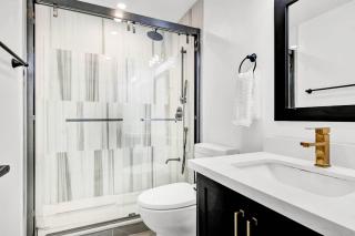 5mins Shopping, Stylish Modern 2BR Kitchen Suite in Markham - 4