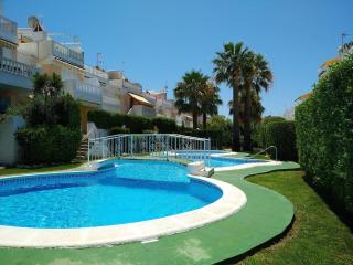 Apartamento con Jardín y Piscina en Guardamar del Segura - 0