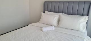 Affordable & Exclusive Cozy Stay - Urban Suites Georgetown Penang - High Floor with Stunning Sea & Penang Bridge Views - George Town - 3