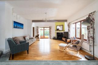 Spacious 5BR Home in Redditch - Headless Cross - 7