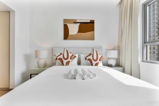 Radiant 2BR APT near Dubai Hills Park & Golf Club - 3