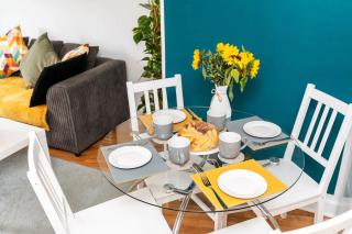 2Bed 2Bath Apartment near Sheffield City Centre with Free parking space - 1