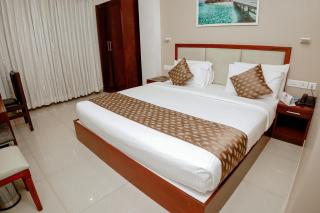 Queens Hotel - Kozhikode - 8