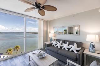 Southern Comfort - Updated Waterfront Condo - 9