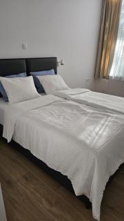 Memento Ljubljana Apartments with Private Bathrooms & Shared Kitchen - 7