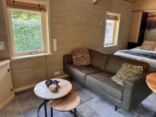 2-p Chalet met privacy en tuin nabij Leeuwarden - Jelsum - 4