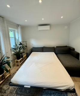 Cozy Modern 2-Bedroom Apartment - - 5