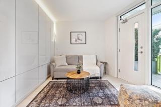 Main Street Condo with Gym and Patio near Restaurants for 4 - Vancouver - 2