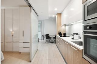 Main Street Condo with Gym and Patio near Restaurants for 4 - Vancouver - 1