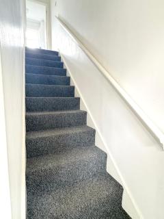 House number 12 sleeps up to 4 with Smart TVs in every room - Wellington - 8