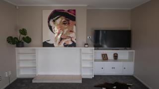 Spacious 2BR Home in the Suburbs - Auckland - 3