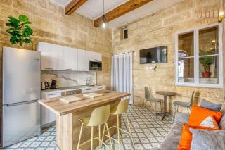 Stylish Townhouse with Balcony next to Waterfront by 360 Estates - Senglea - 3