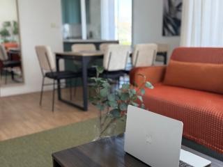Calme & spacieux - 6 pers, parking privé, métro 5min direct centre-ville, checkIn autonome, wifi- idéal sejour pro, touristique, entre amis ou famille - 7