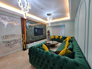 Homeeza Luxury 2BR Apartment Sea Views Dubai Marina - 6