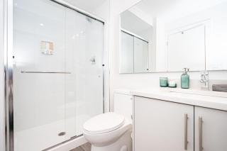 Cozy Mountain View Suite with Parking and Floor Heating for 4 - Burnaby - 4