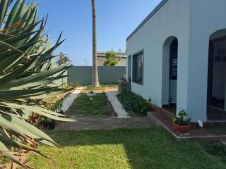 Sleeping Flamingo Guest House - 6