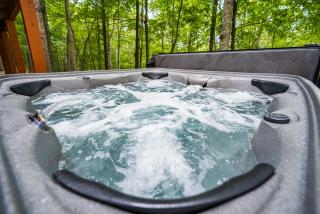 Modern w Hot Tub, Sauna, WiFi, Fire Pit, Grill, Deck - Hedgesville - 7