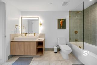 Modern 1-BD Condo in Downtown Miami City Views, Gym, Spa & Wellness - 5