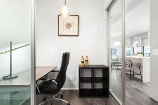 Brentwood 2BR Condo with City Views, Workspace and Parking for 6 - Burnaby - 8