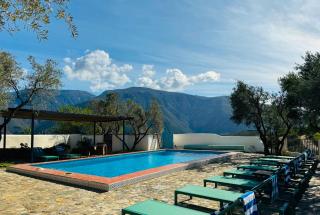 Almond Hill House - 3