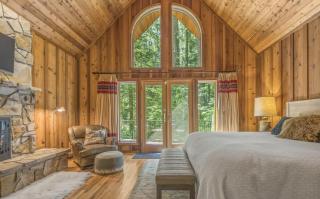 Forrest Lodge Large Private Luxury w Hot Tub - Rhododendron - 3