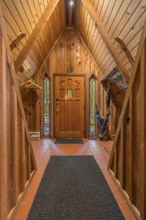 Forrest Lodge Large Private Luxury w Hot Tub - Rhododendron - 1