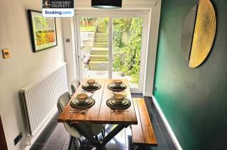 2 Large Bedroom House By Homebird Property Management Short Lets & Serviced Accommodation Leeds With Private Parking & Garden - Leeds - 6