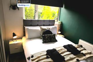 2 Large Bedroom House By Homebird Property Management Short Lets & Serviced Accommodation Leeds With Private Parking & Garden - Leeds - 9