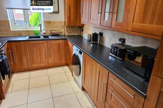 2 Large Bedroom House By Homebird Property Management Short Lets & Serviced Accommodation Leeds With Private Parking & Garden - Leeds - 8