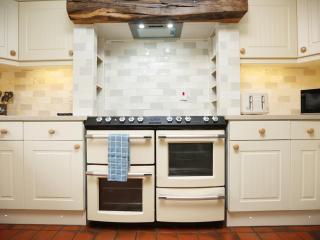 5bed3bath-privateParkingx4-Contractors - North Newton - 5