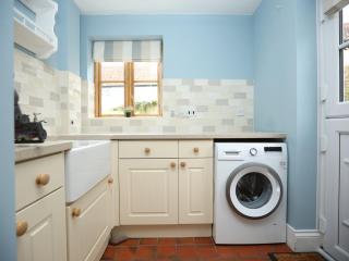 Stylish, 5BR House, 9BD, Private Parking, Contractors Stay, WiFi - 3