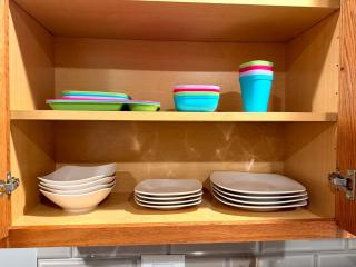 Cozy 1BR Retreat Near Transit, Dining And Parking - 2